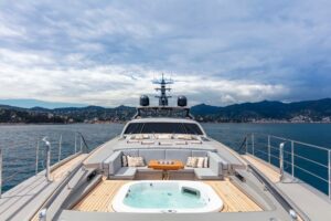 Pershing140Cruising_0024_39985