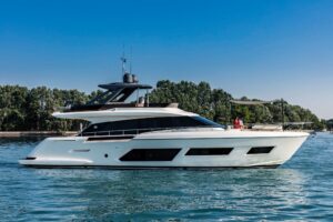 FerrettiYachts670Cruising_0003_32817