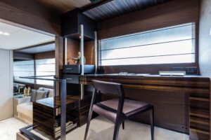 FerrettiYachts670PonteInferiore_0003_32856